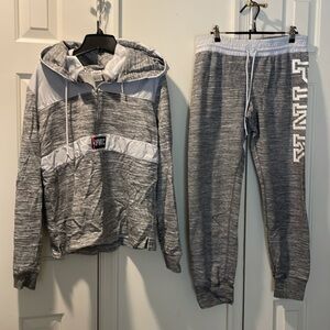 PINK Victoria’s Secret Sweatsuit in white and grey 🩶🤍